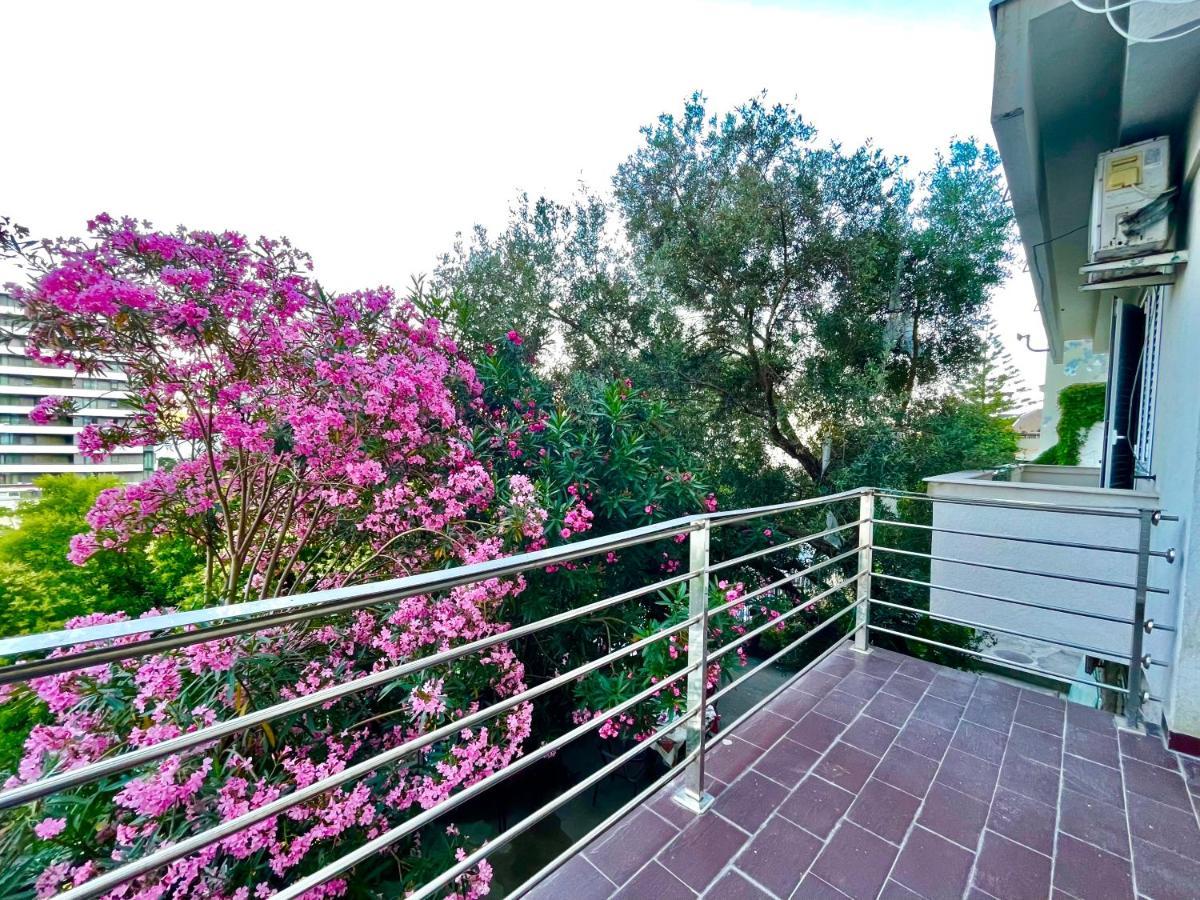 Sea View Milo Apartment *