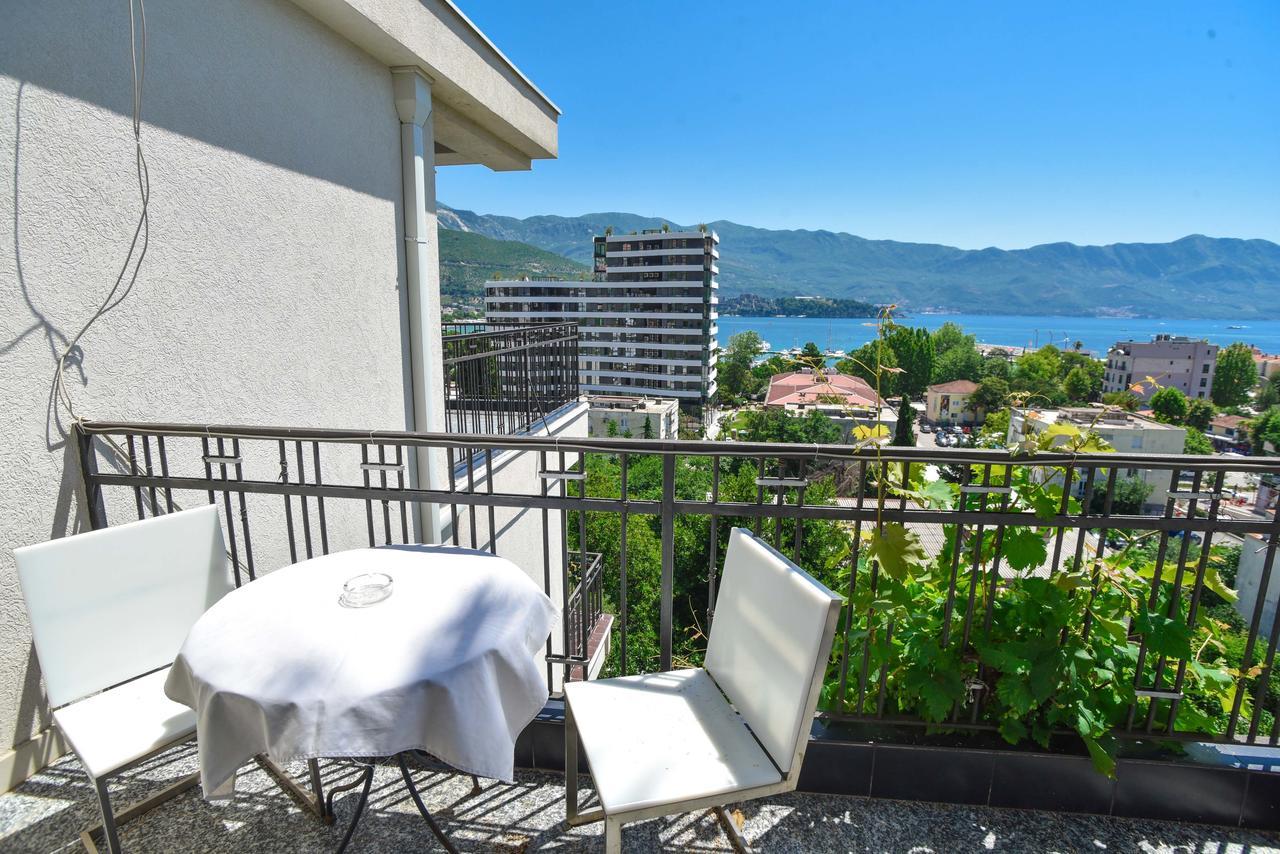 Sea View Milo Apartment